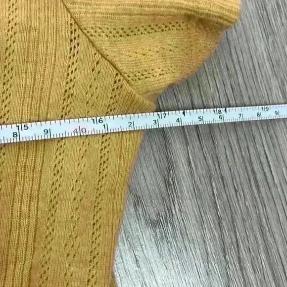 American Eagle Yellow Short Sleeve Button Front Top Size S - Picture 6 of 9